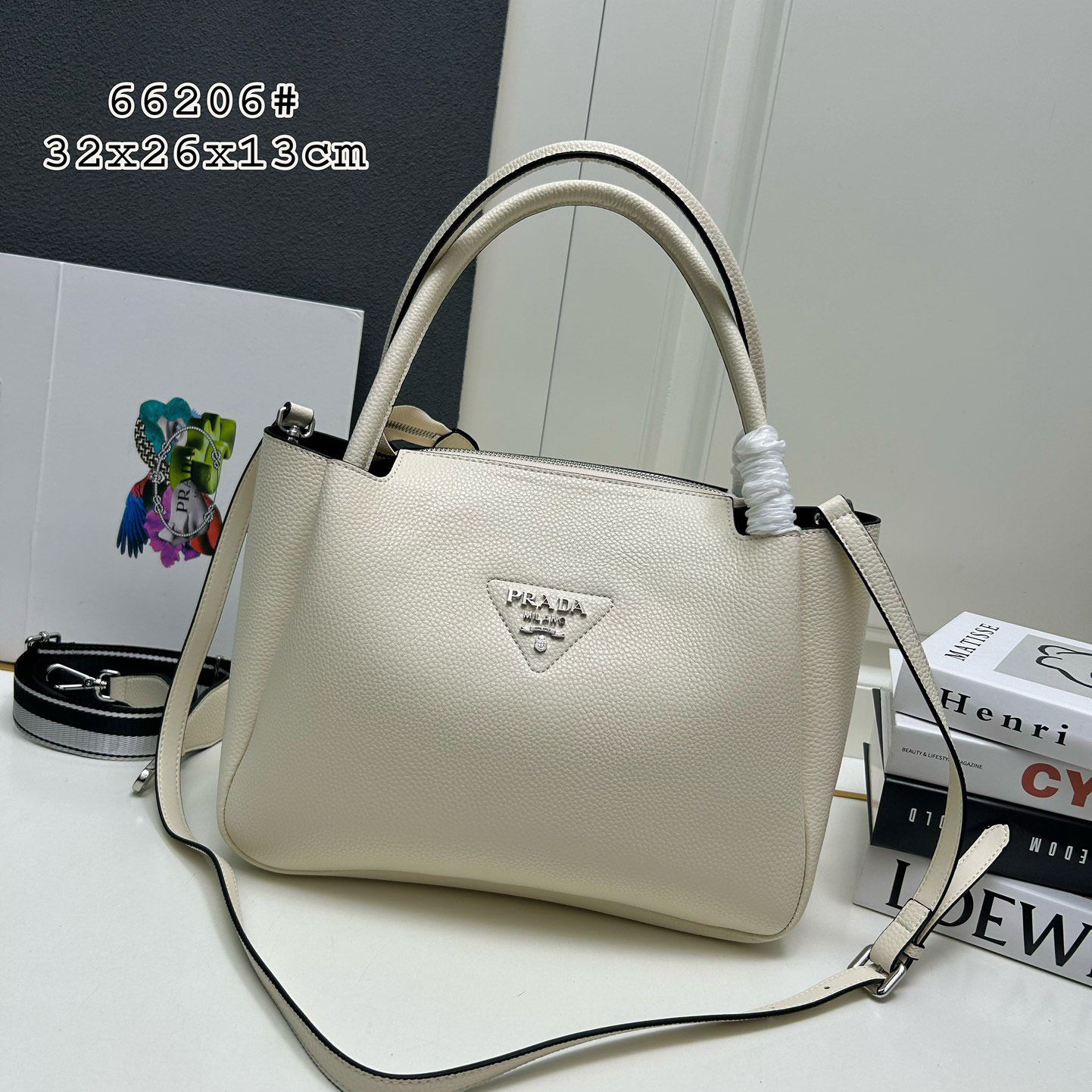Pra*a shopping bags